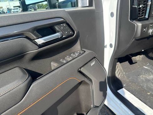 New 2026 GMC Sierra 2500 AT4 w/ AT4 Preferred Package AWD/4WD image 13