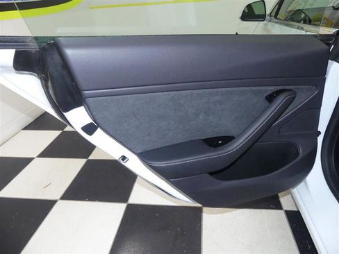 Used 2019 Tesla Model 3 Standard Range Plus image 23