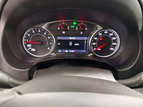 Used 2024 GMC Terrain SLT image 23