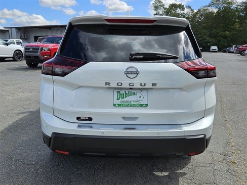 New 2026 Nissan Rogue SV w/ SV Premium Package image 10