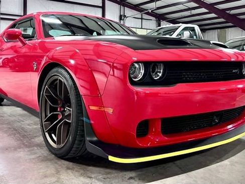 Used 2023 Dodge Challenger SRT Hellcat RWD image 1