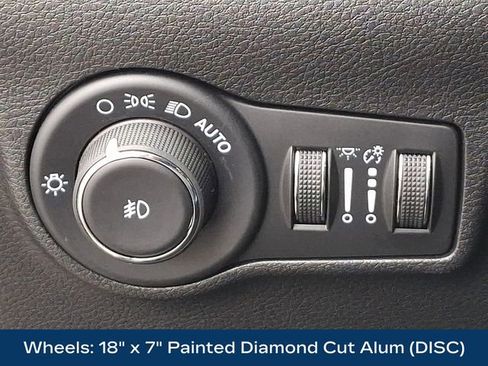 Used 2025 Jeep Compass Limited image 27