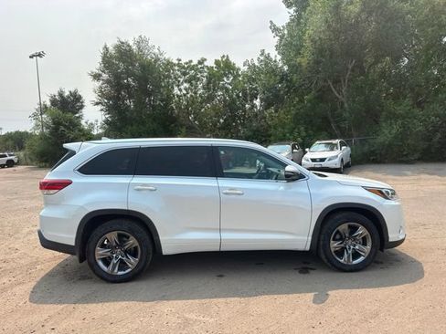 Used 2018 Toyota Highlander Limited Platinum AWD/4WD image 10