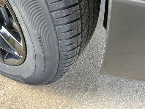 Certified 2023 Chevrolet Traverse LT image 11