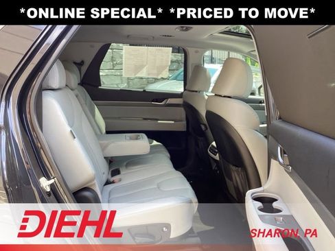 Certified 2025 Hyundai Palisade SEL AWD/4WD image 12