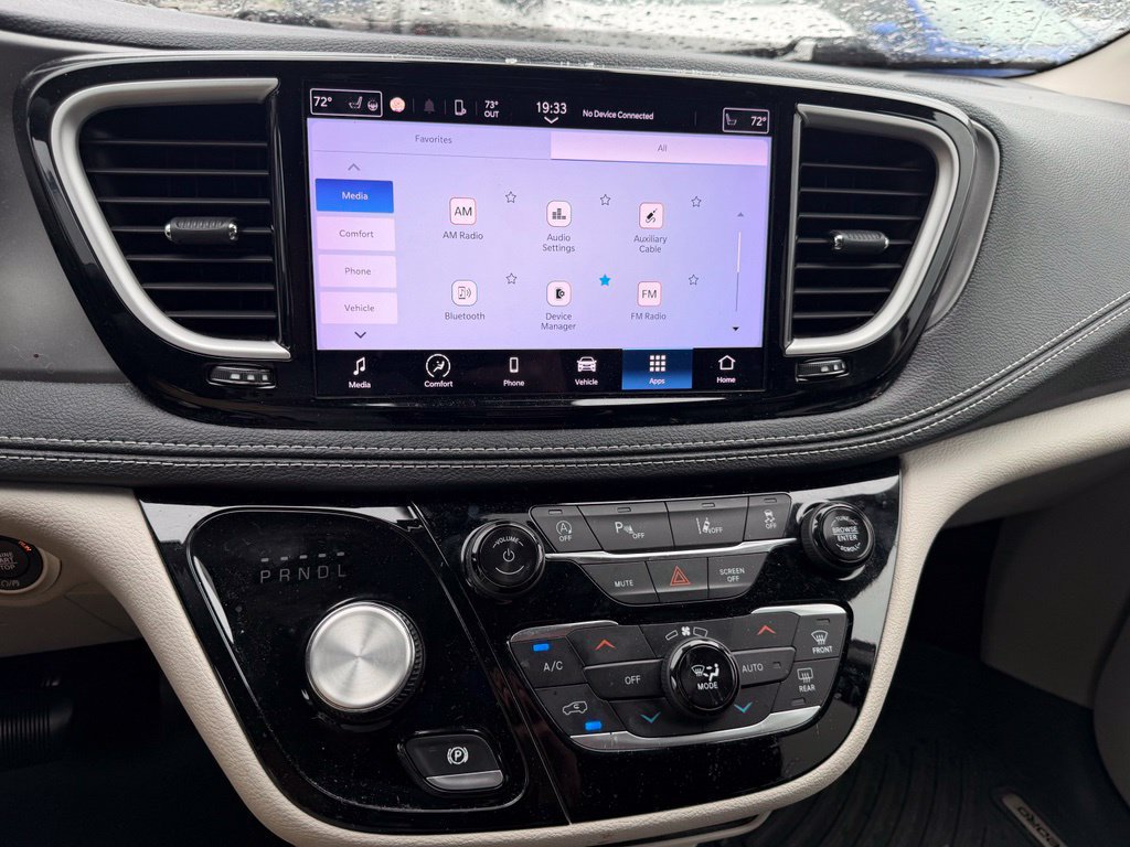 Used 2023 Chrysler Pacifica Touring-L AWD/4WD image 25