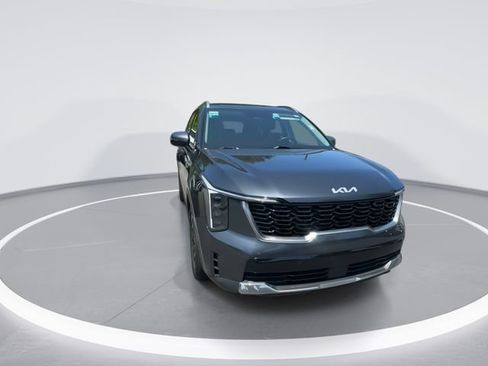 Used 2024 Kia Sorento S FWD image 2