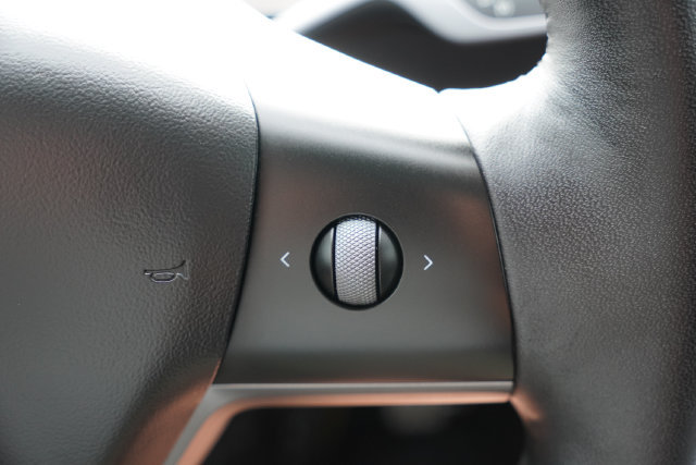 Used 2022 Tesla Model Y Performance AWD/4WD image 37