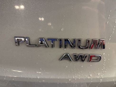 Used 2023 Nissan Rogue Platinum image 5