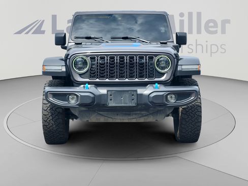 Used 2024 Jeep Wrangler Unlimited Rubicon 4xe AWD/4WD image 8
