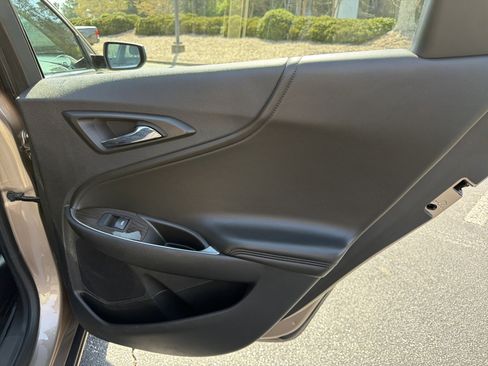 Used 2018 Chevrolet Malibu Premier image 16