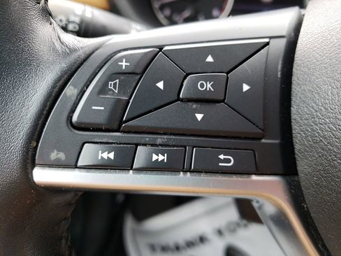 Used 2020 Nissan Sentra SV w/ SV Premium Package image 13