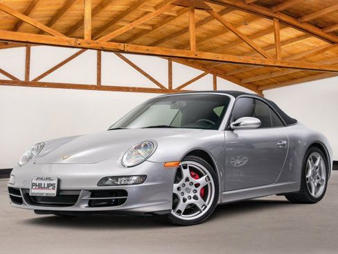 Used 2005 Porsche 911 Carrera S image 2