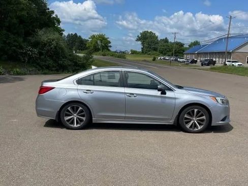 Used 2017 Subaru Legacy 2.5i Limited AWD/4WD image 10