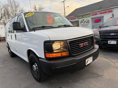 Used 2014 GMC Savana 2500 w/ Cold Climate Package RWD image 4