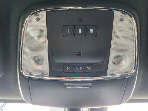 Used 2019 Jeep Grand Cherokee Altitude image 22