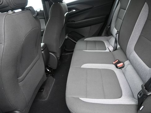 Used 2023 Chevrolet TrailBlazer LS FWD image 14