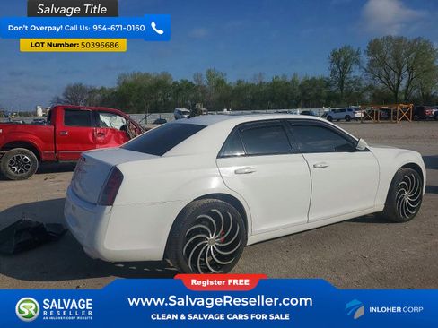 Used 2014 Chrysler 300 S w/ Light Group AWD/4WD image 4