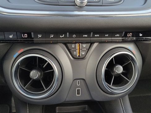 Used 2024 Chevrolet Blazer LT w/ Convenience Package FWD image 15