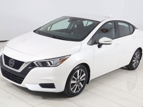 Used 2020 Nissan Versa SV image 17
