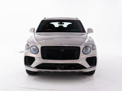 New 2025 Bentley Bentayga V8 image 8