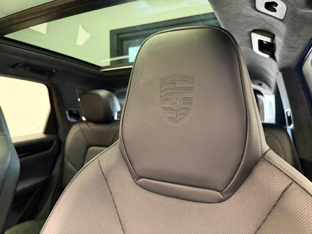 Used 2021 Porsche Cayenne GTS AWD/4WD image 20