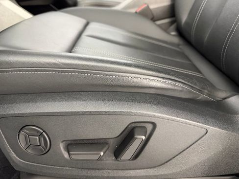 Used 2023 Audi Q4 e-tron Premium Plus w/ Premium Plus image 24