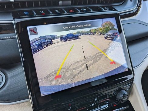 New 2023 Jeep Grand Cherokee 4xe w/ Luxury Tech Group II image 17