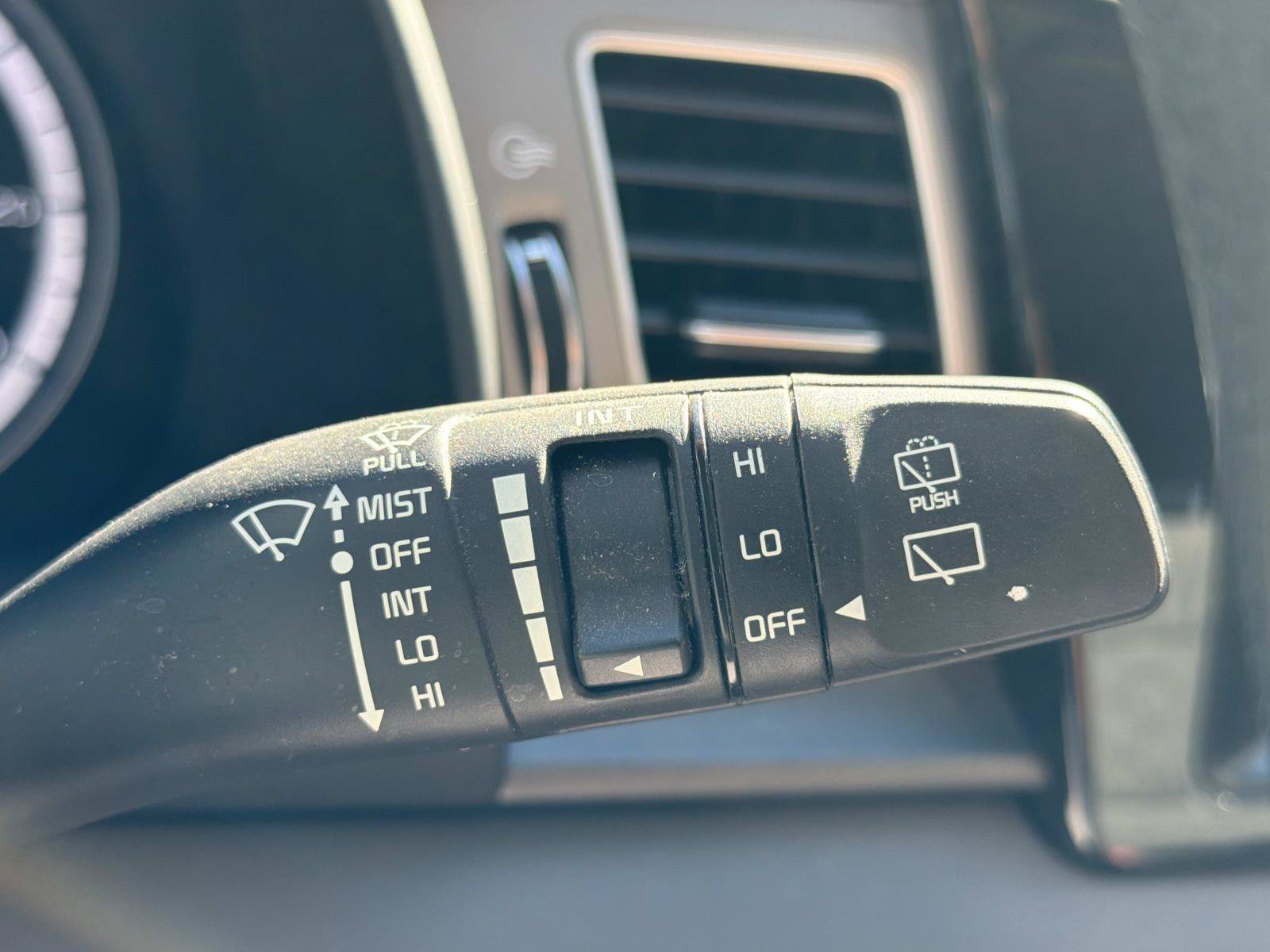 Used 2019 Kia Niro LX FWD image 26