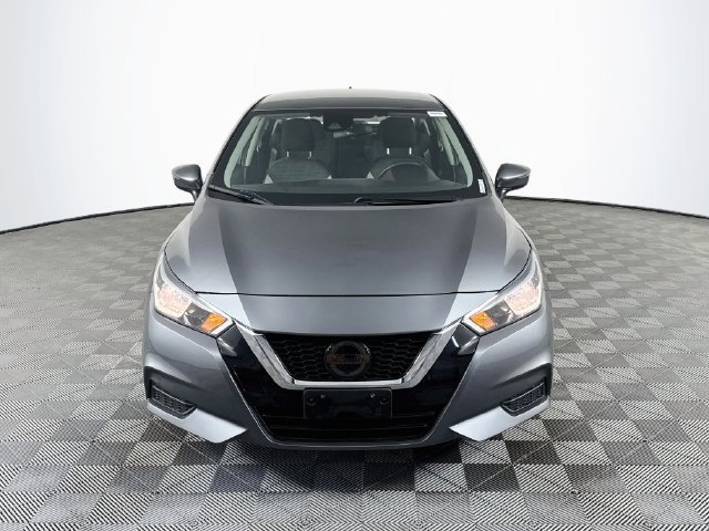Used 2020 Nissan Versa SV FWD image 2
