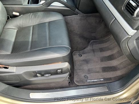 Used 2005 Porsche Cayenne S image 12