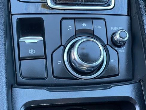 Used 2017 MAZDA MAZDA3 Sport image 23
