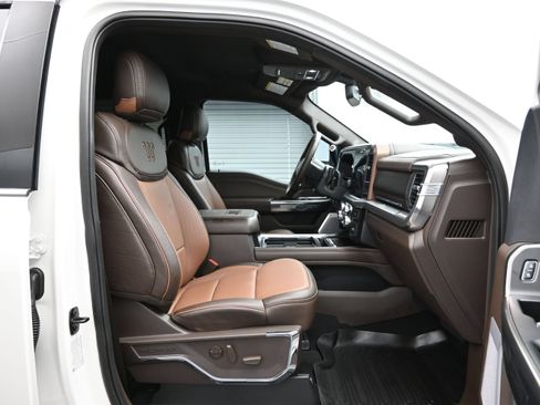 Used 2025 Ford F350 King Ranch w/ FX4 Off-Road Package AWD/4WD image 13