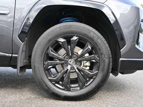 Used 2024 Toyota RAV4 SE image 13