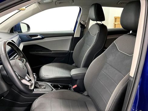 Used 2024 Volkswagen Taos SE image 33