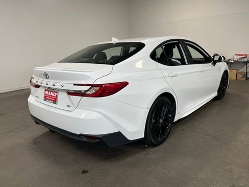 Used 2025 Toyota Camry SE FWD image 3