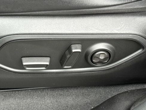 Used 2023 Jeep Grand Cherokee L Laredo image 21