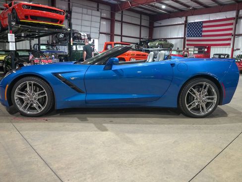 Used 2014 Chevrolet Corvette Stingray Convertible w/ 2LT Preferred Equipment Group RWD image 4