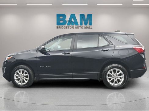 Used 2021 Chevrolet Equinox LS AWD/4WD image 4