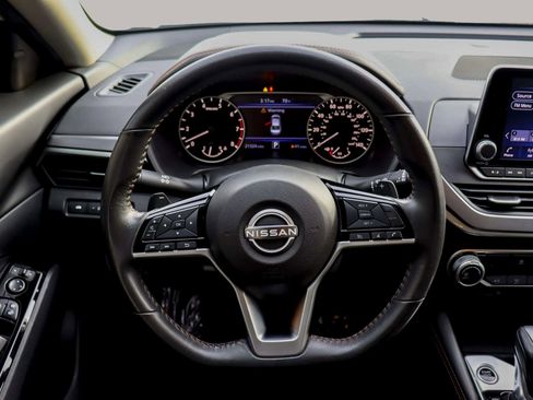 Used 2024 Nissan Altima 2.5 SR image 23