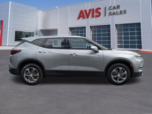 Used 2025 Chevrolet Blazer LT image 5