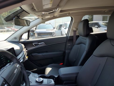 New 2026 Kia Sportage EX w/ EX Panoramic Sunroof Package image 17