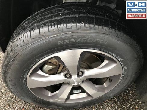 Used 2022 Jeep Cherokee Limited AWD/4WD image 22