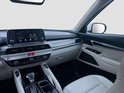 Used 2020 Kia Telluride S FWD image 19