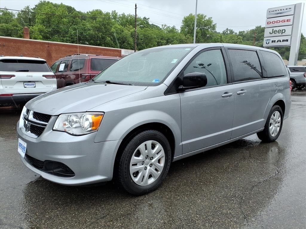 Used 2018 Dodge Grand Caravan SE w/ UConnect Hands-Free Group FWD image 7