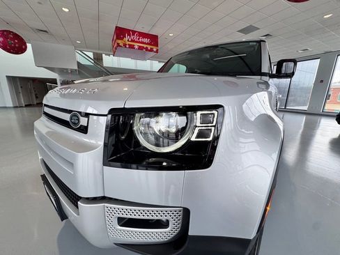 Used 2023 Land Rover Defender 110 S image 9