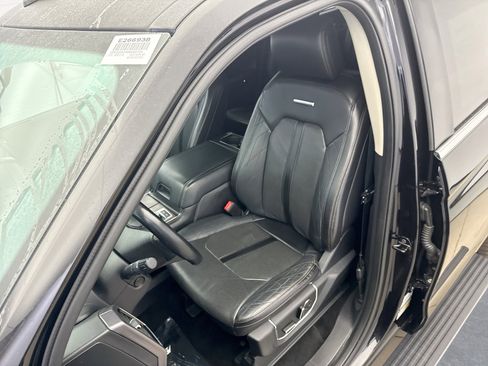 Used 2019 Ford Expedition Platinum image 11