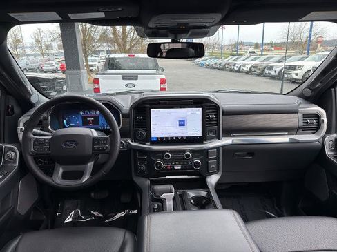 Certified 2025 Ford F150 Lariat w/ FX4 Off-Road Package image 32