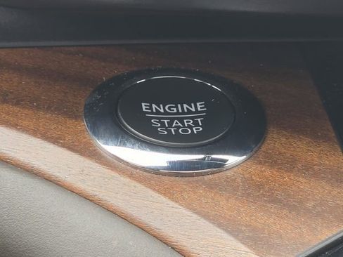 Used 2022 Ford Explorer King Ranch w/ Premium Technology Package image 20