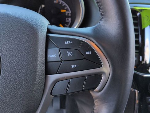 Used 2022 Jeep Grand Cherokee Limited w/ Tech Group image 21